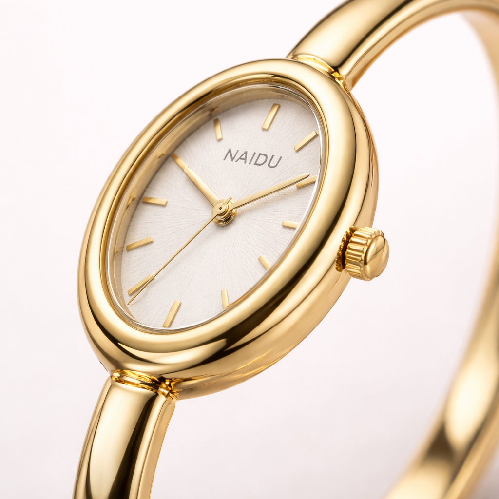 Maes-Jolie | Wrist Watch | Petite Vintage Dial | Minimalist Quartz Timepiece