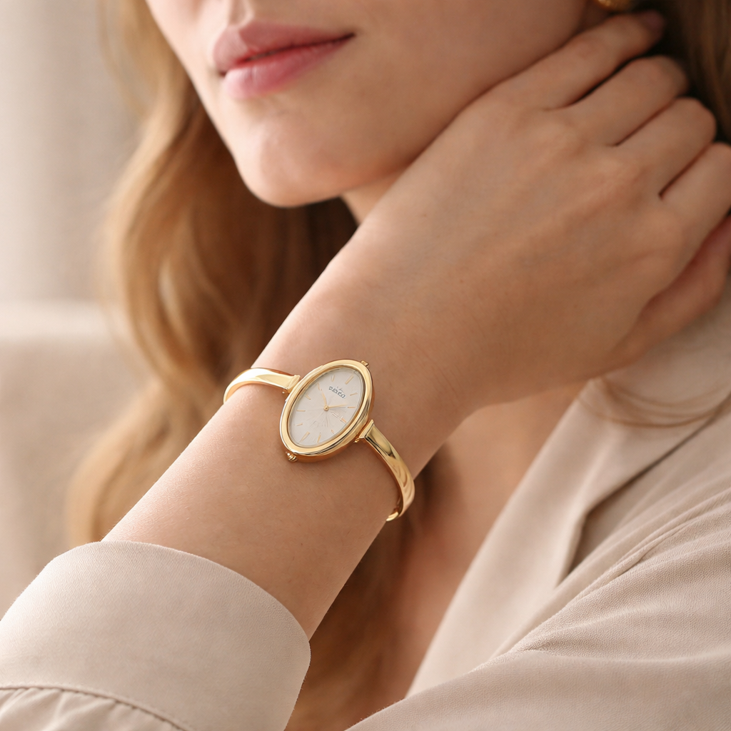 Maes-Jolie | Wrist Watch | Petite Vintage Dial | Minimalist Quartz Timepiece